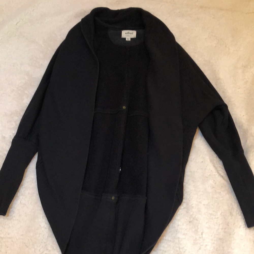 Black Aritzia Diderot sweater/cardigan